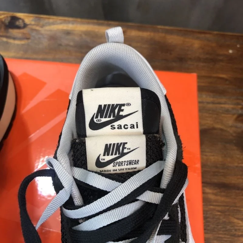 Fashionable Sacai x Nike VaporWaffle Shoes 33381