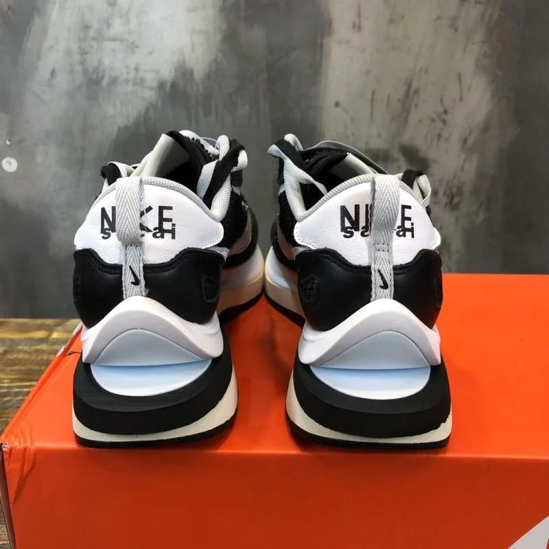 Fashionable Sacai x Nike VaporWaffle Shoes 33381