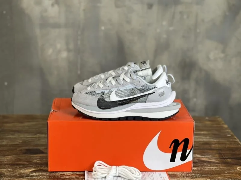 Sacai x Nike VaporWaffle Shoes Chic 33392