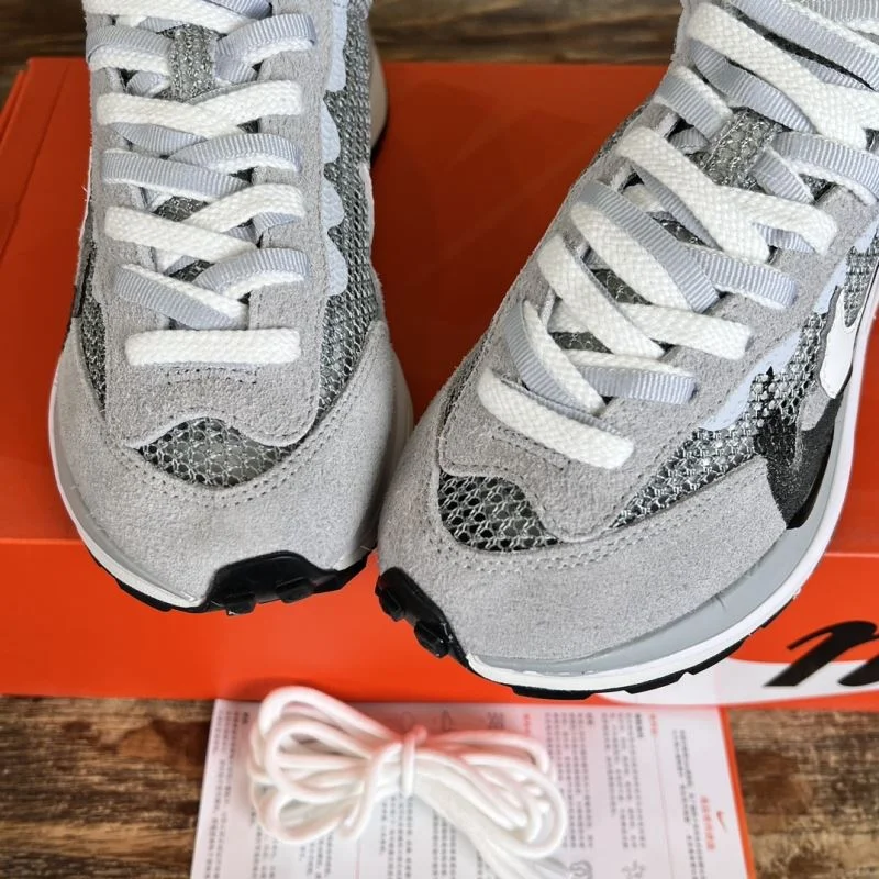 Sacai x Nike VaporWaffle Shoes Chic 33392