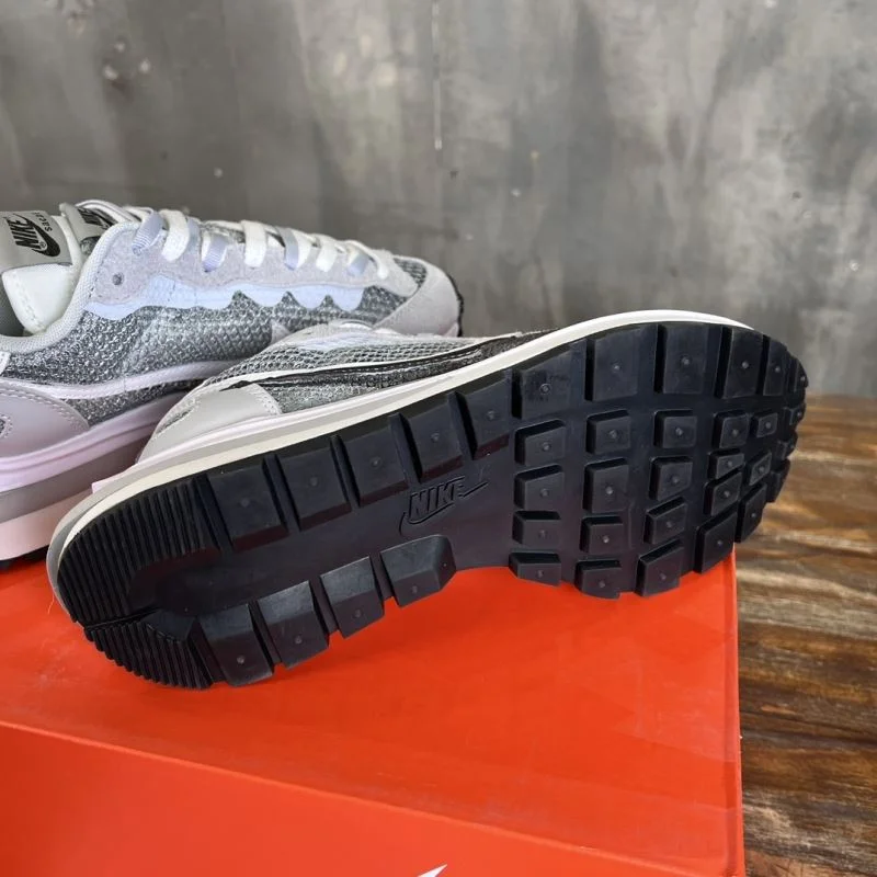 Sacai x Nike VaporWaffle Shoes Chic 33392