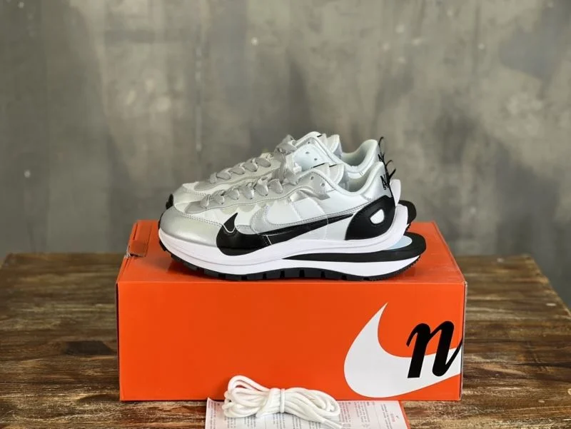 ComfortFit Sacai x Nike VaporWaffle Shoes 33391