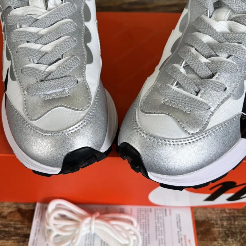 ComfortFit Sacai x Nike VaporWaffle Shoes 33391