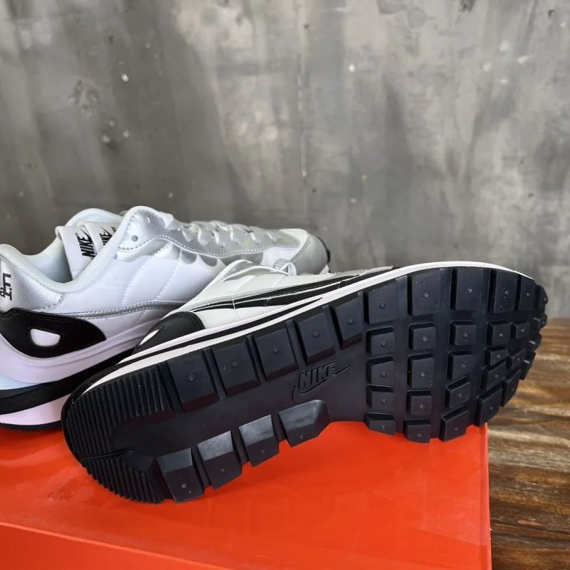 ComfortFit Sacai x Nike VaporWaffle Shoes 33391