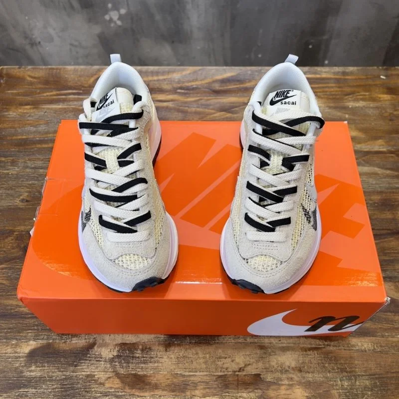 Comfortable Sacai x Nike VaporWaffle Shoes 33370