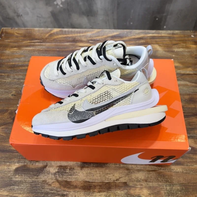Comfortable Sacai x Nike VaporWaffle Shoes 33370