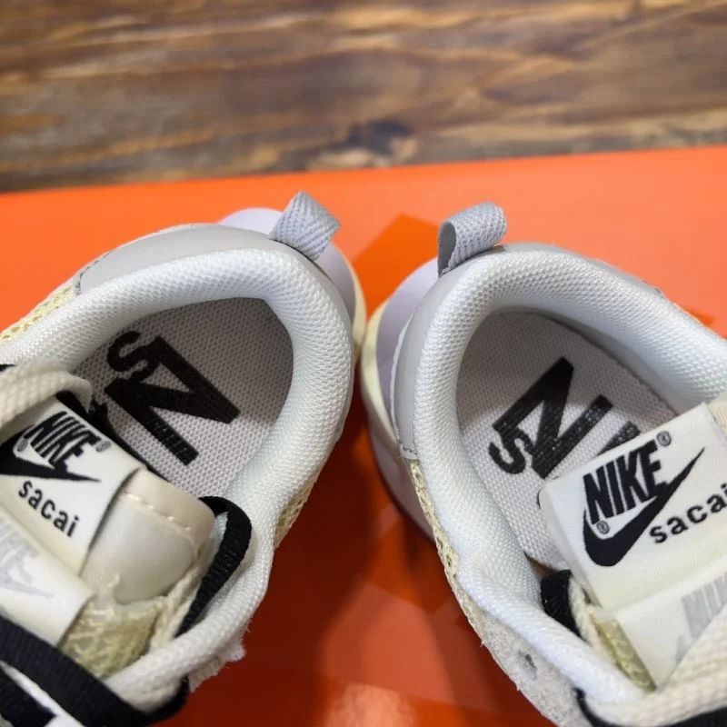 Comfortable Sacai x Nike VaporWaffle Shoes 33370
