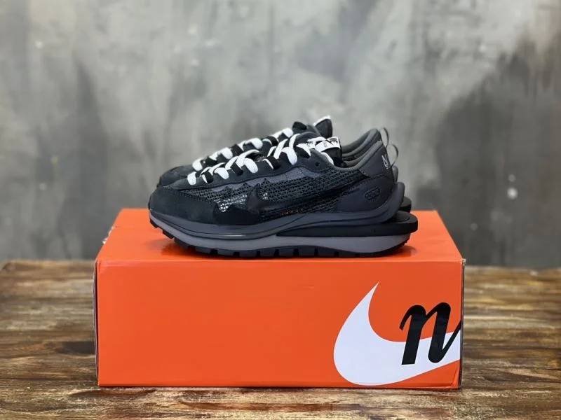 Attractive Sacai x Nike VaporWaffle Shoes 33393