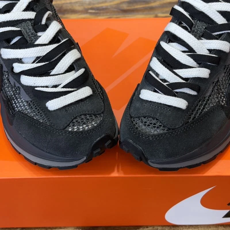 Attractive Sacai x Nike VaporWaffle Shoes 33393