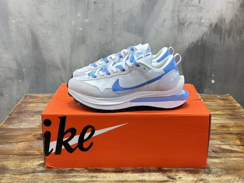 Durable Sacai x Nike VaporWaffle Shoes 33389