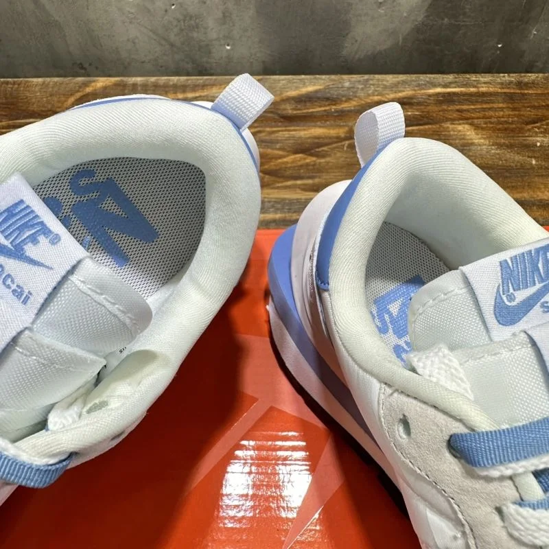 Durable Sacai x Nike VaporWaffle Shoes 33389