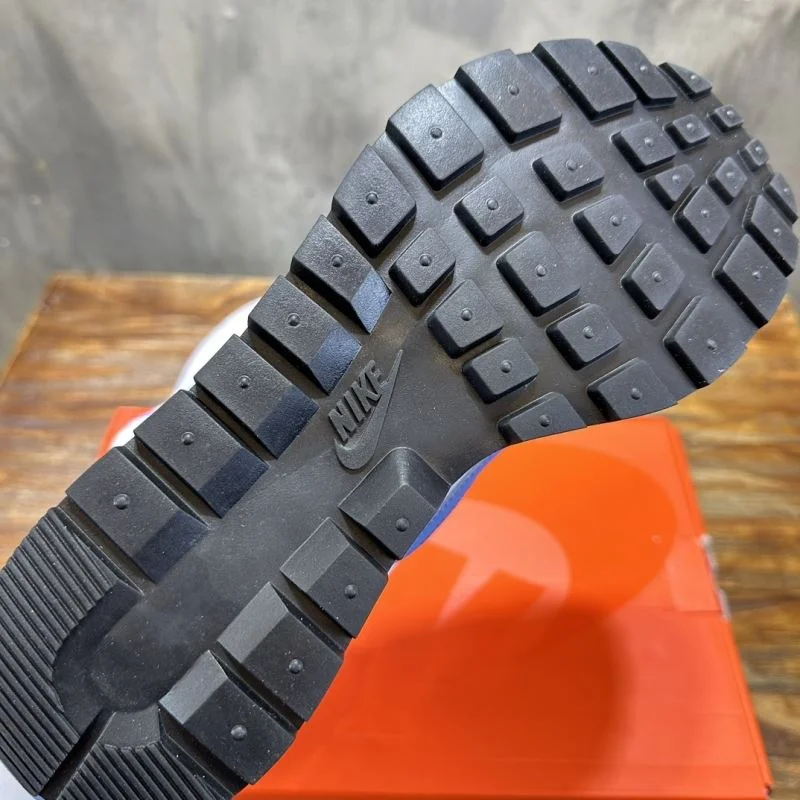 Durable Sacai x Nike VaporWaffle Shoes 33389