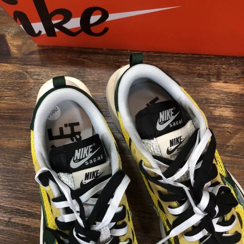 Sacai x Nike VaporWaffle Shoes UrbanStyle 33359