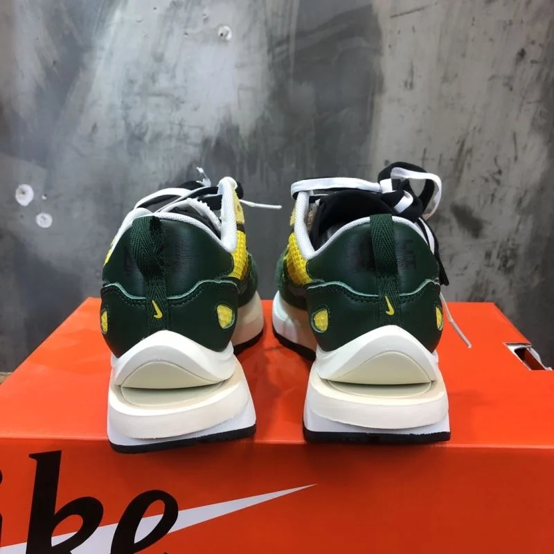 Sacai x Nike VaporWaffle Shoes UrbanStyle 33359