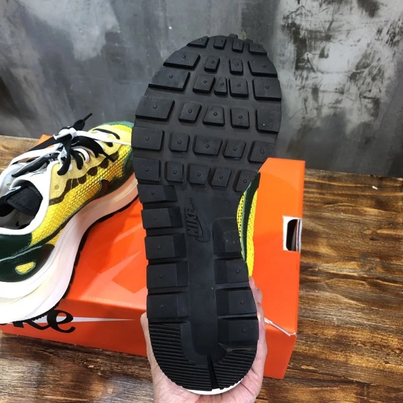 Sacai x Nike VaporWaffle Shoes UrbanStyle 33359