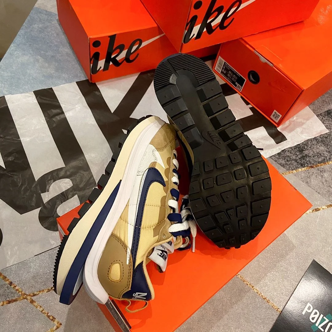 Casual Sacai x Nike VaporWaffle Shoes 33487