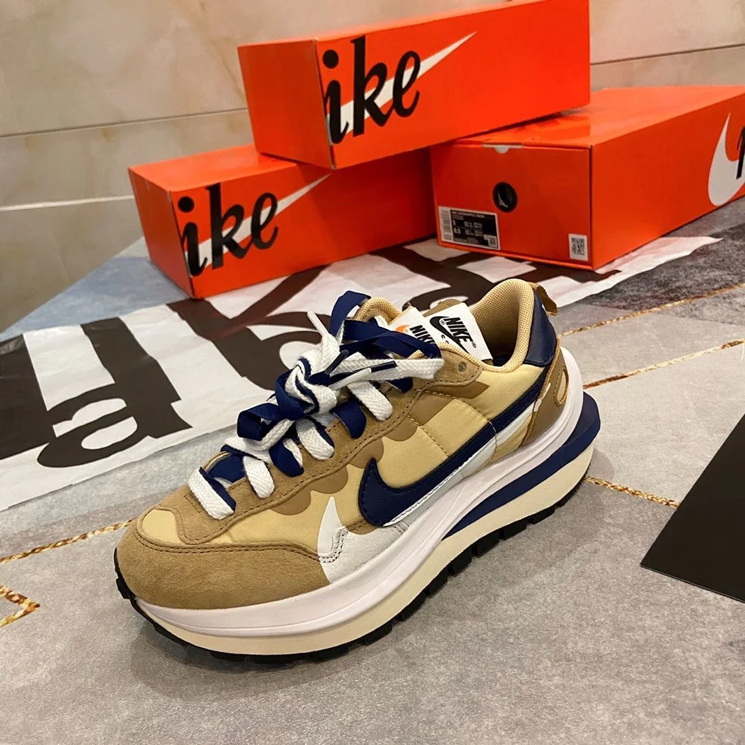 Casual Sacai x Nike VaporWaffle Shoes 33487