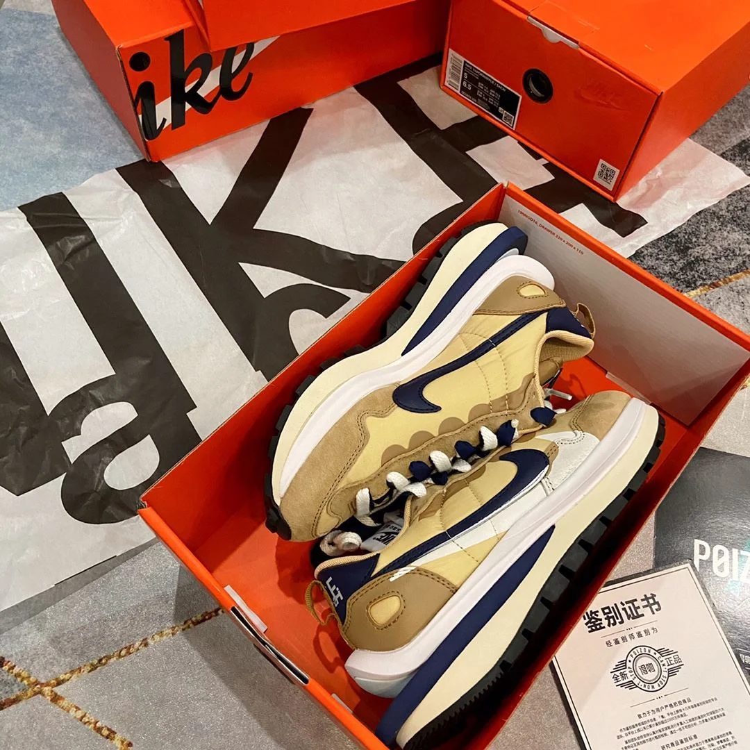 Casual Sacai x Nike VaporWaffle Shoes 33487