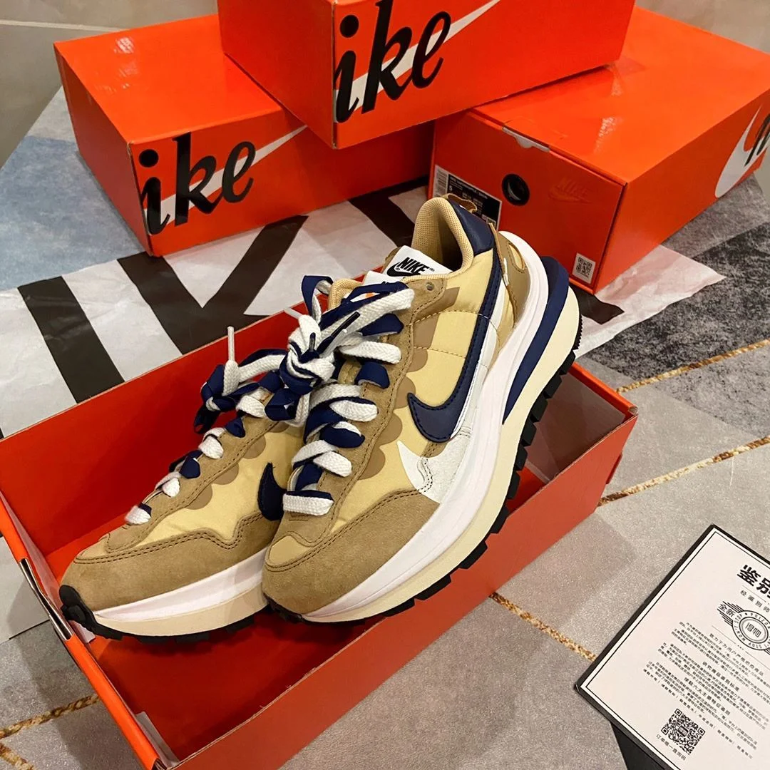 Casual Sacai x Nike VaporWaffle Shoes 33487