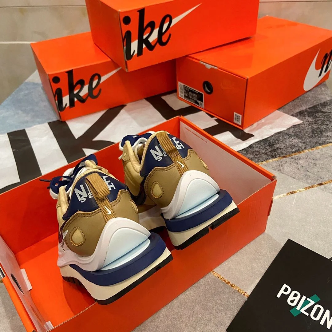 Casual Sacai x Nike VaporWaffle Shoes 33487