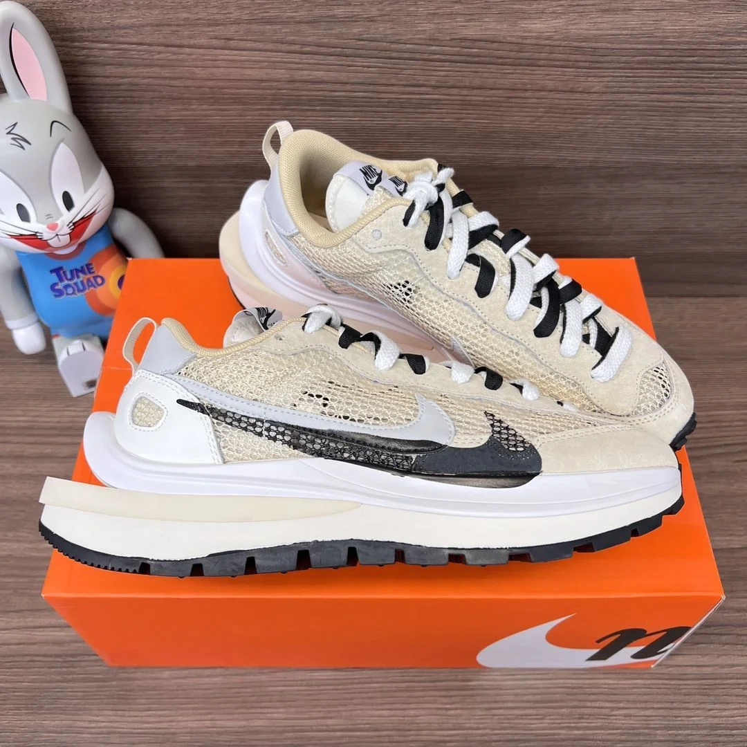 Sacai x Nike VaporWaffle Shoes Vibrant 33462