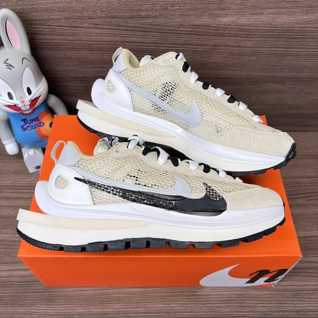 Sacai x Nike VaporWaffle Shoes Vibrant 33462