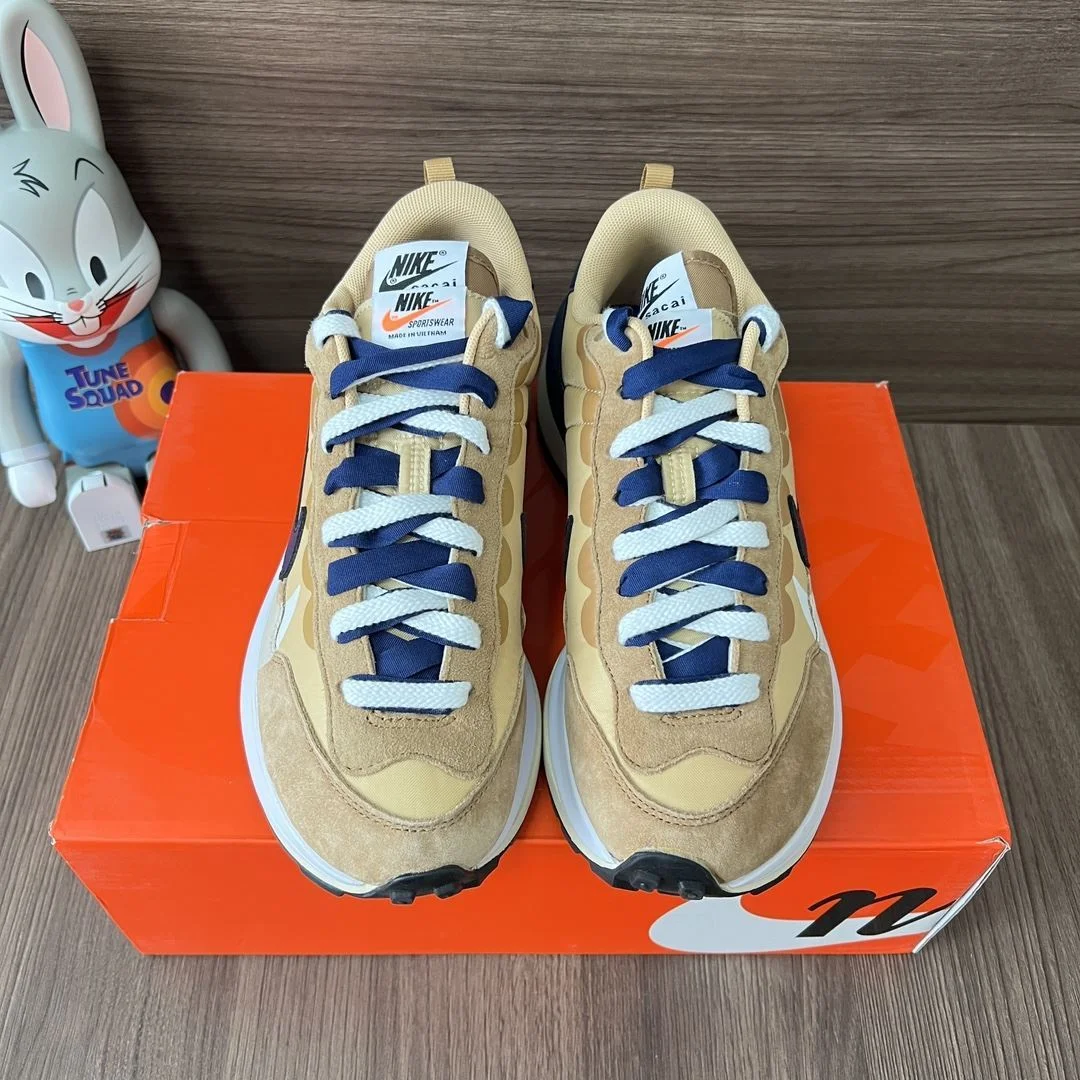 SmoothTexture Sacai x Nike VaporWaffle Shoes 33449