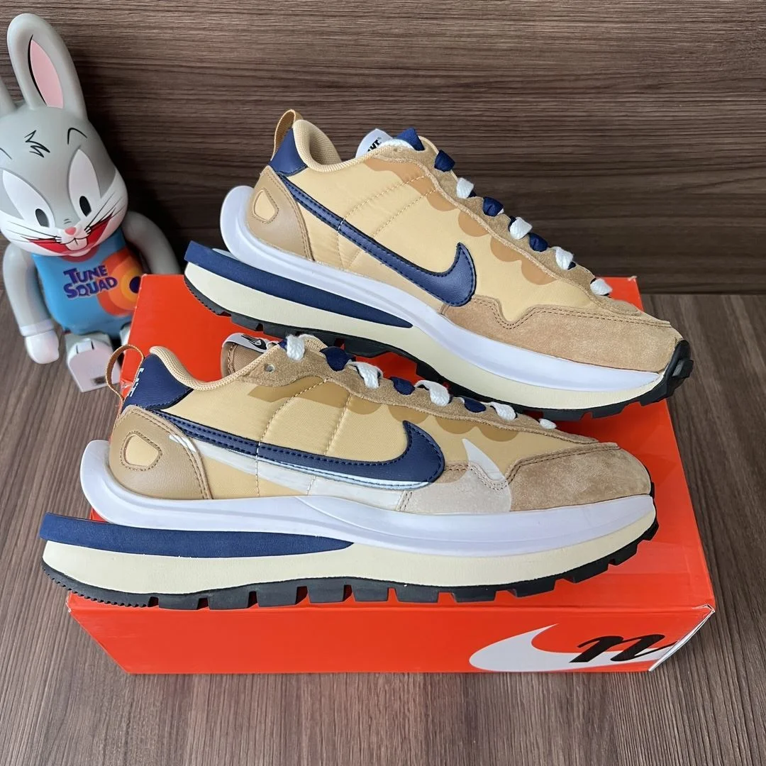 SmoothTexture Sacai x Nike VaporWaffle Shoes 33449