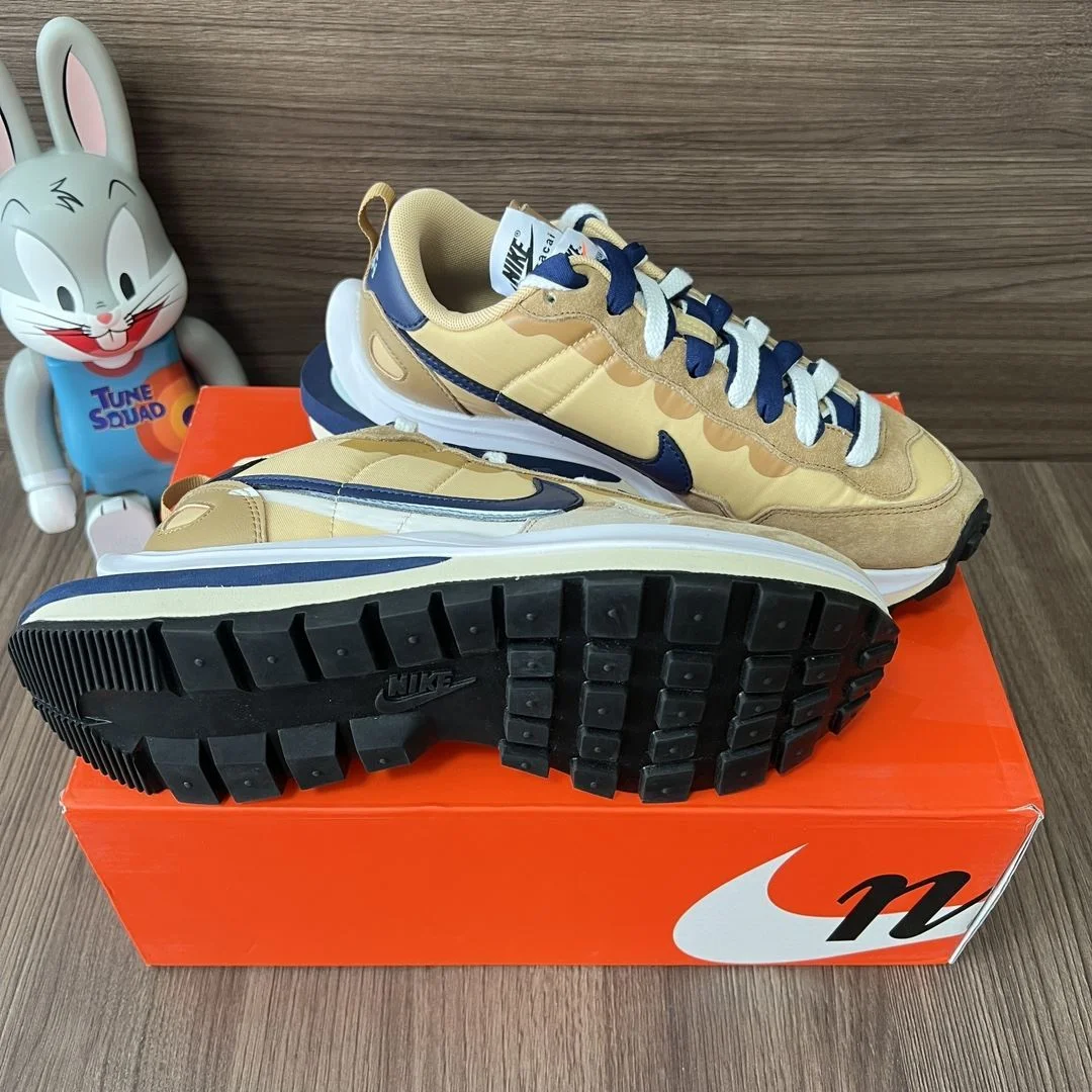 SmoothTexture Sacai x Nike VaporWaffle Shoes 33449