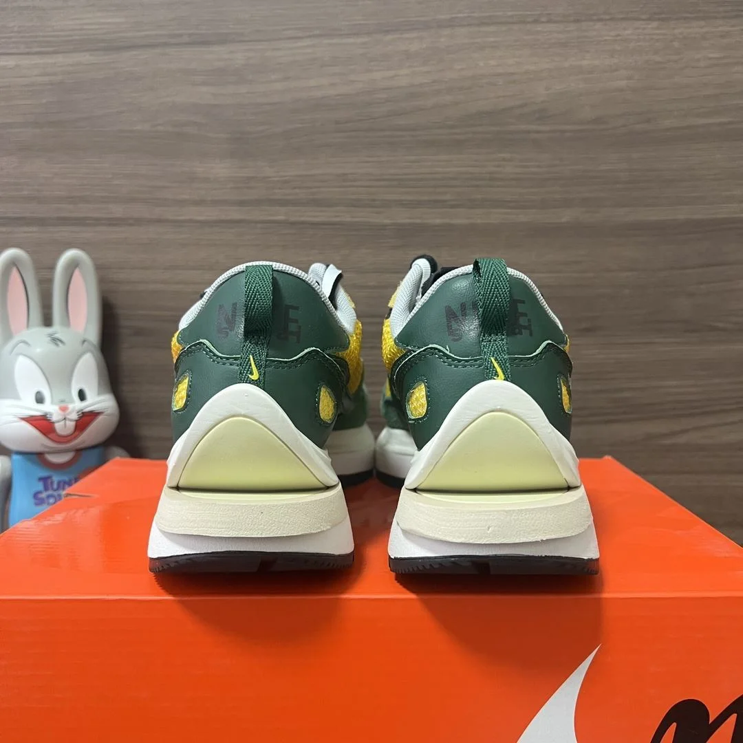 Chic Sacai x Nike VaporWaffle Shoes 33464