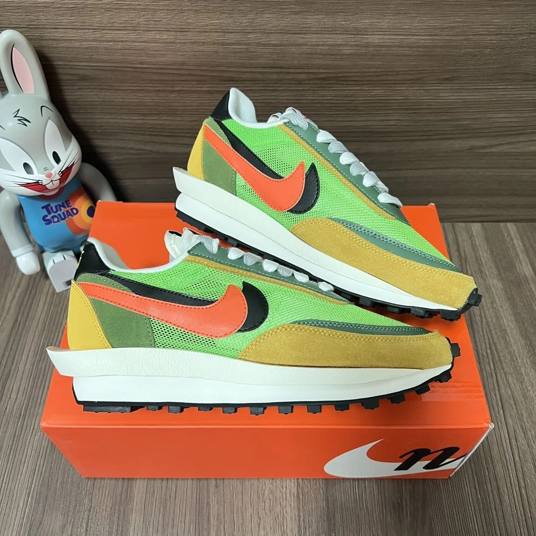 EyeCatching Sacai x Nike VaporWaffle Shoes 33453