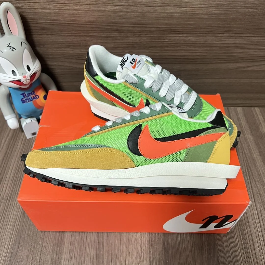 EyeCatching Sacai x Nike VaporWaffle Shoes 33453