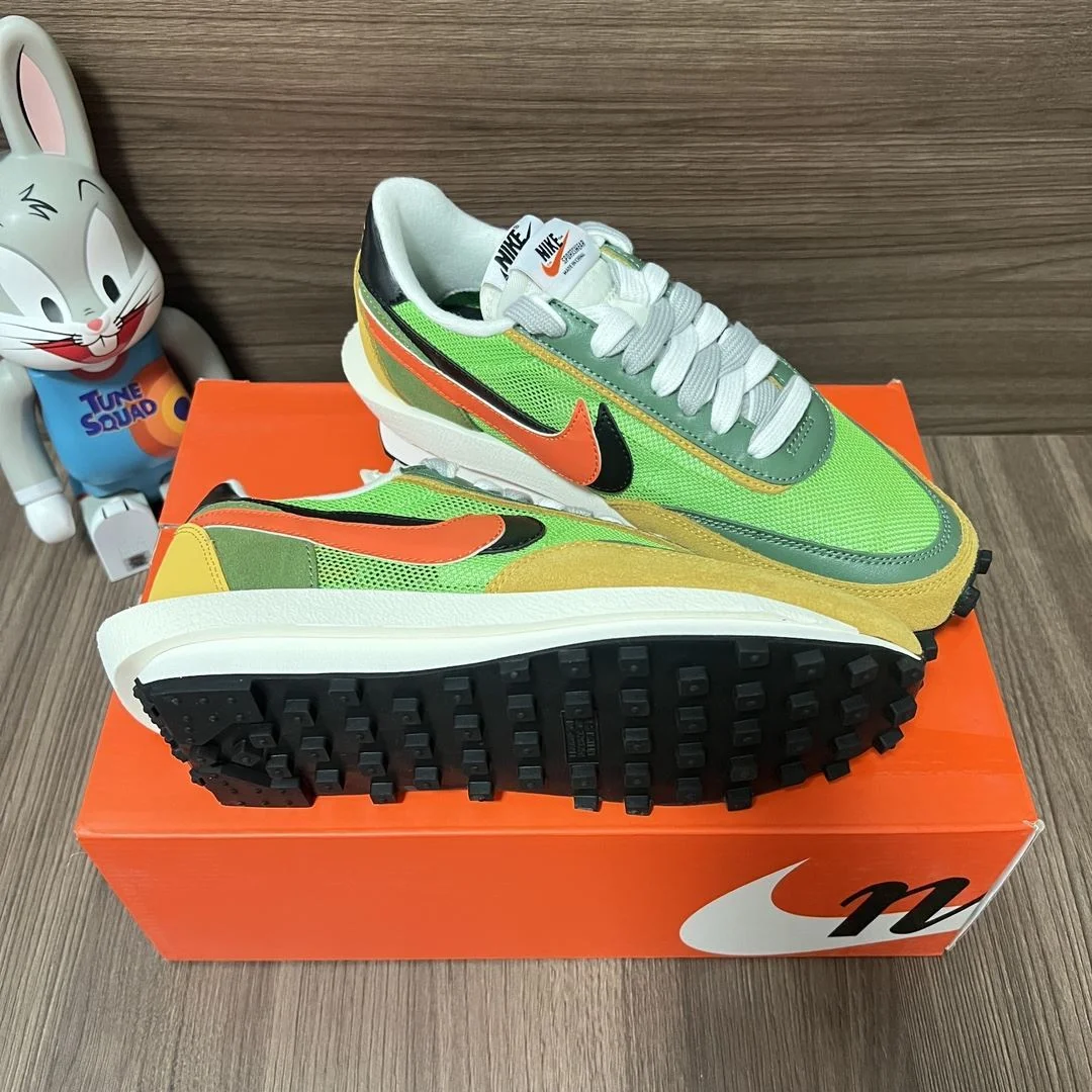 EyeCatching Sacai x Nike VaporWaffle Shoes 33453