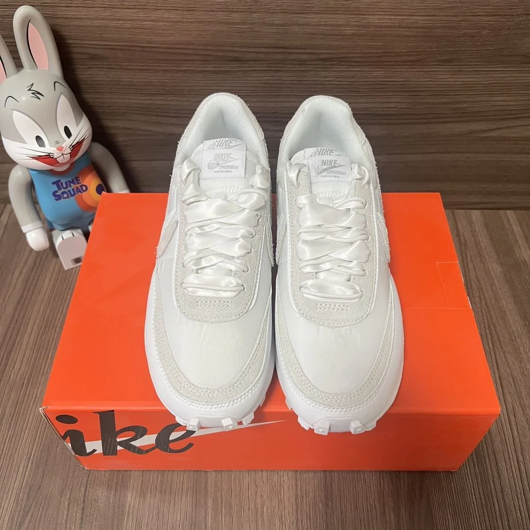 Sacai x Nike VaporWaffle Shoes Durable 33468