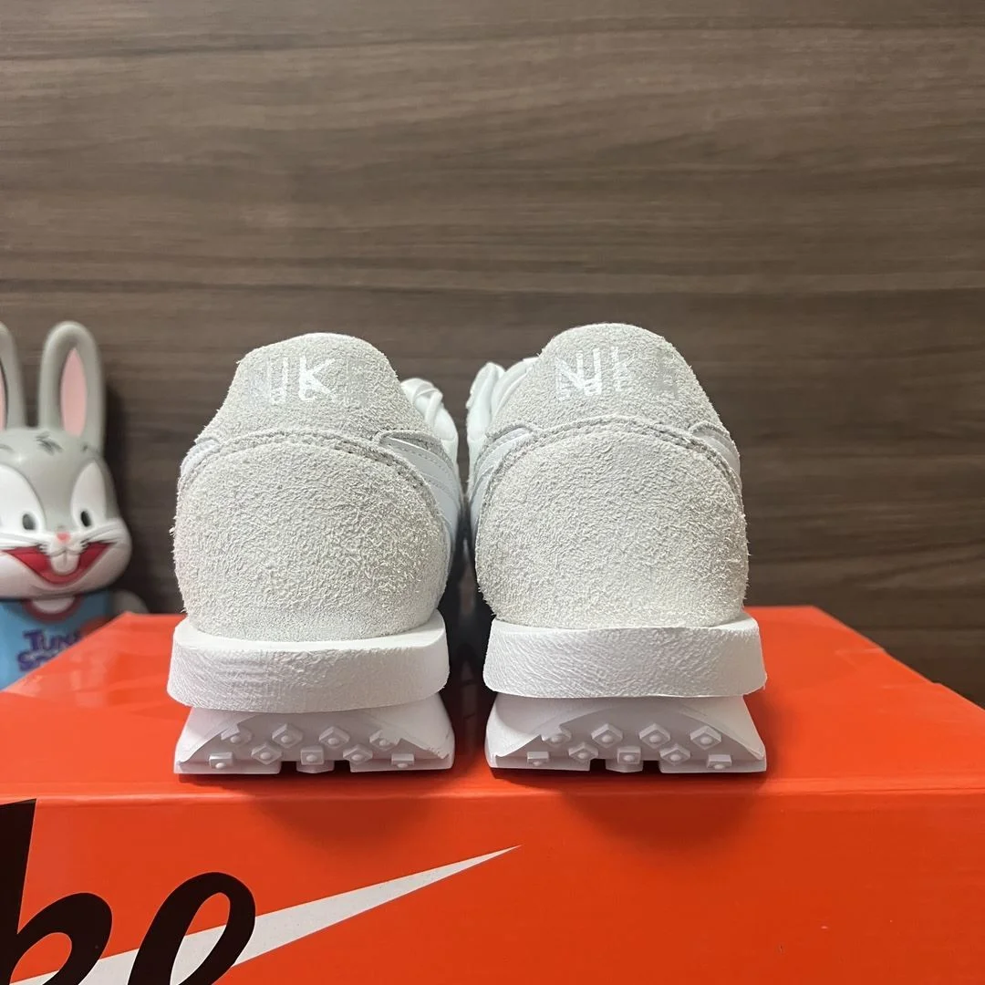 Sacai x Nike VaporWaffle Shoes Durable 33468