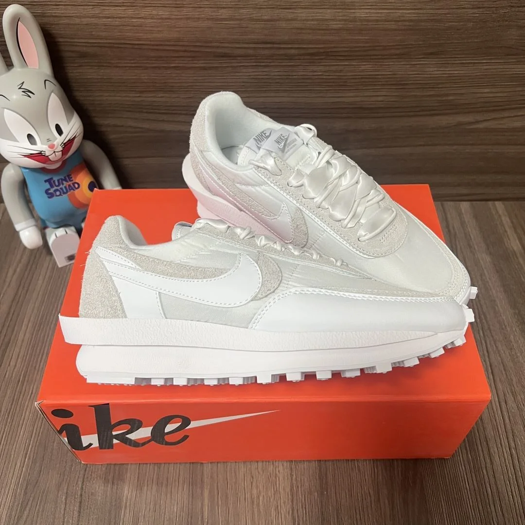 Sacai x Nike VaporWaffle Shoes Durable 33468