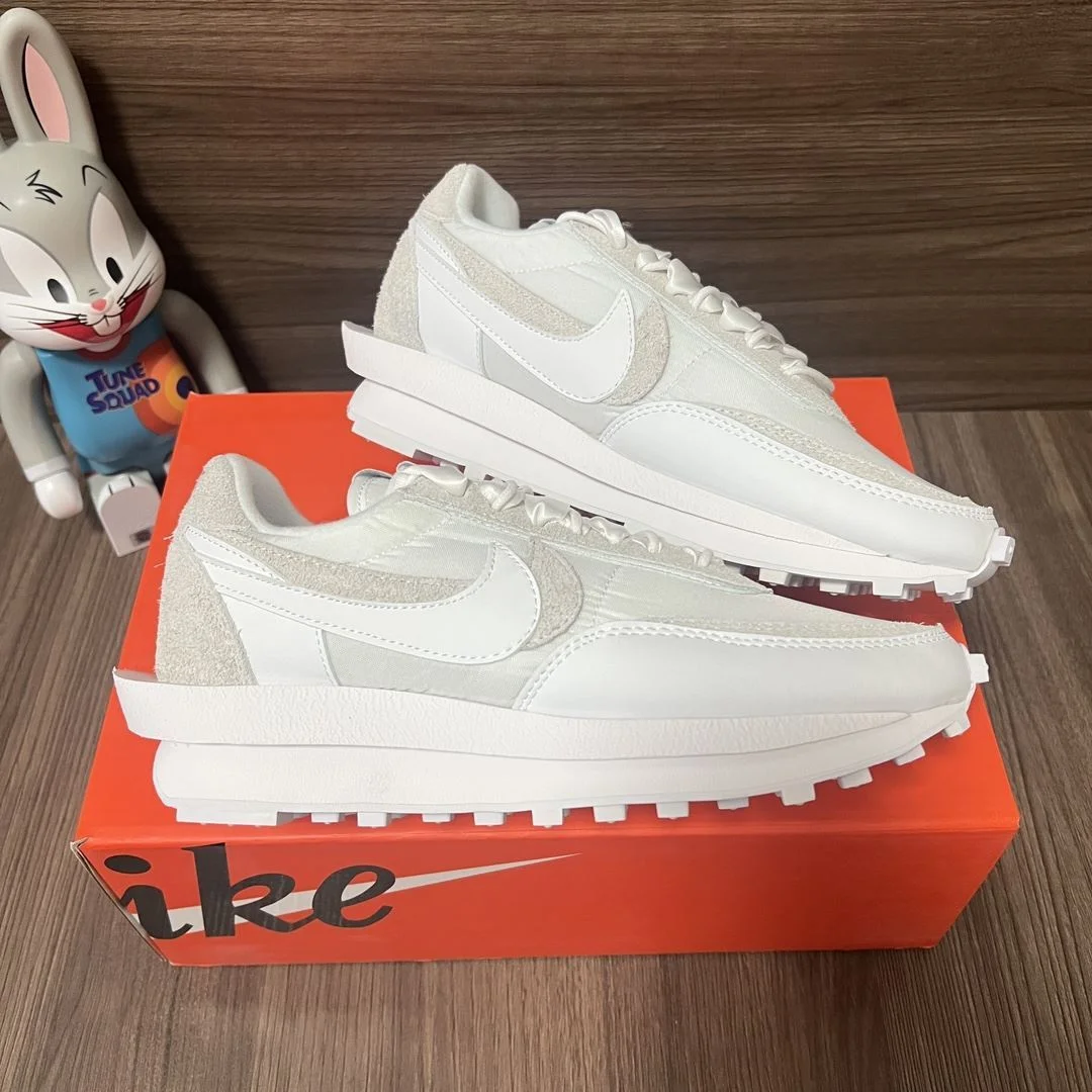 Sacai x Nike VaporWaffle Shoes Durable 33468