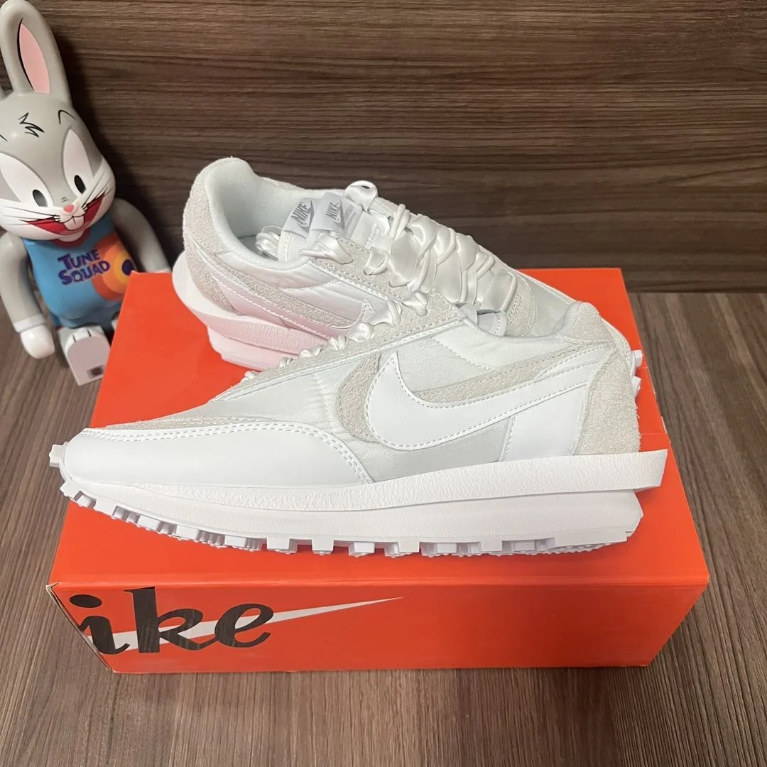 Sacai x Nike VaporWaffle Shoes Durable 33468