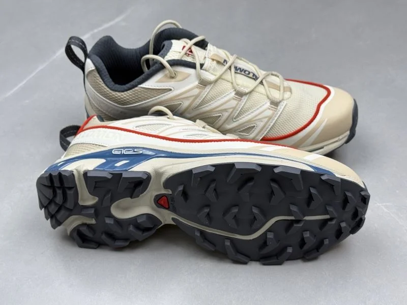 Flexible Salomon Shoes 4097