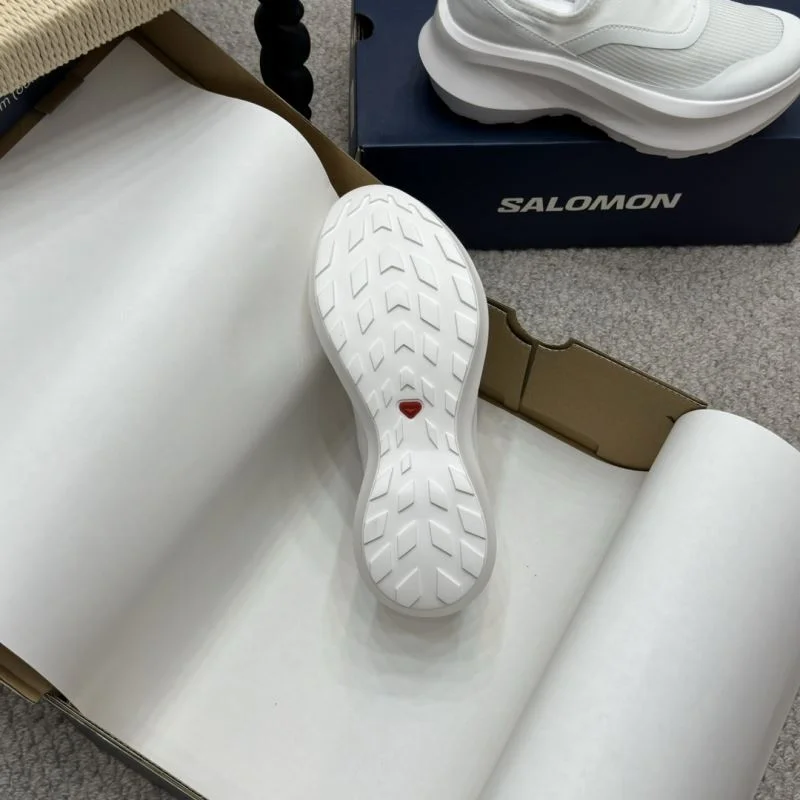 Lightweight Salomon Shoes 7304