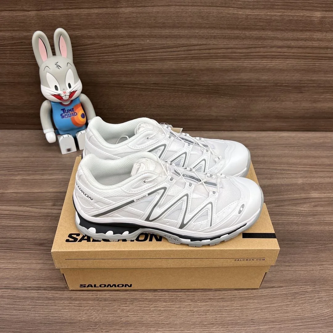 Seasonal Salomon Shoes 5847