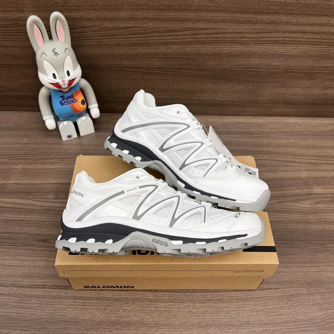 Seasonal Salomon Shoes 5847
