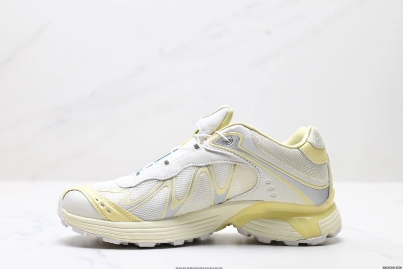 Salomon Shoes Cozy 1718