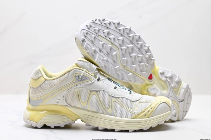 Salomon Shoes Cozy 1718