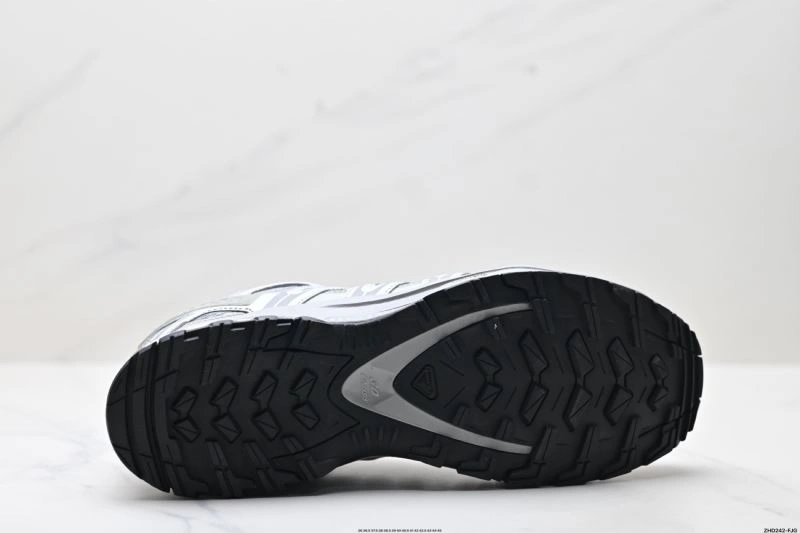 Chic Salomon Shoes 1708