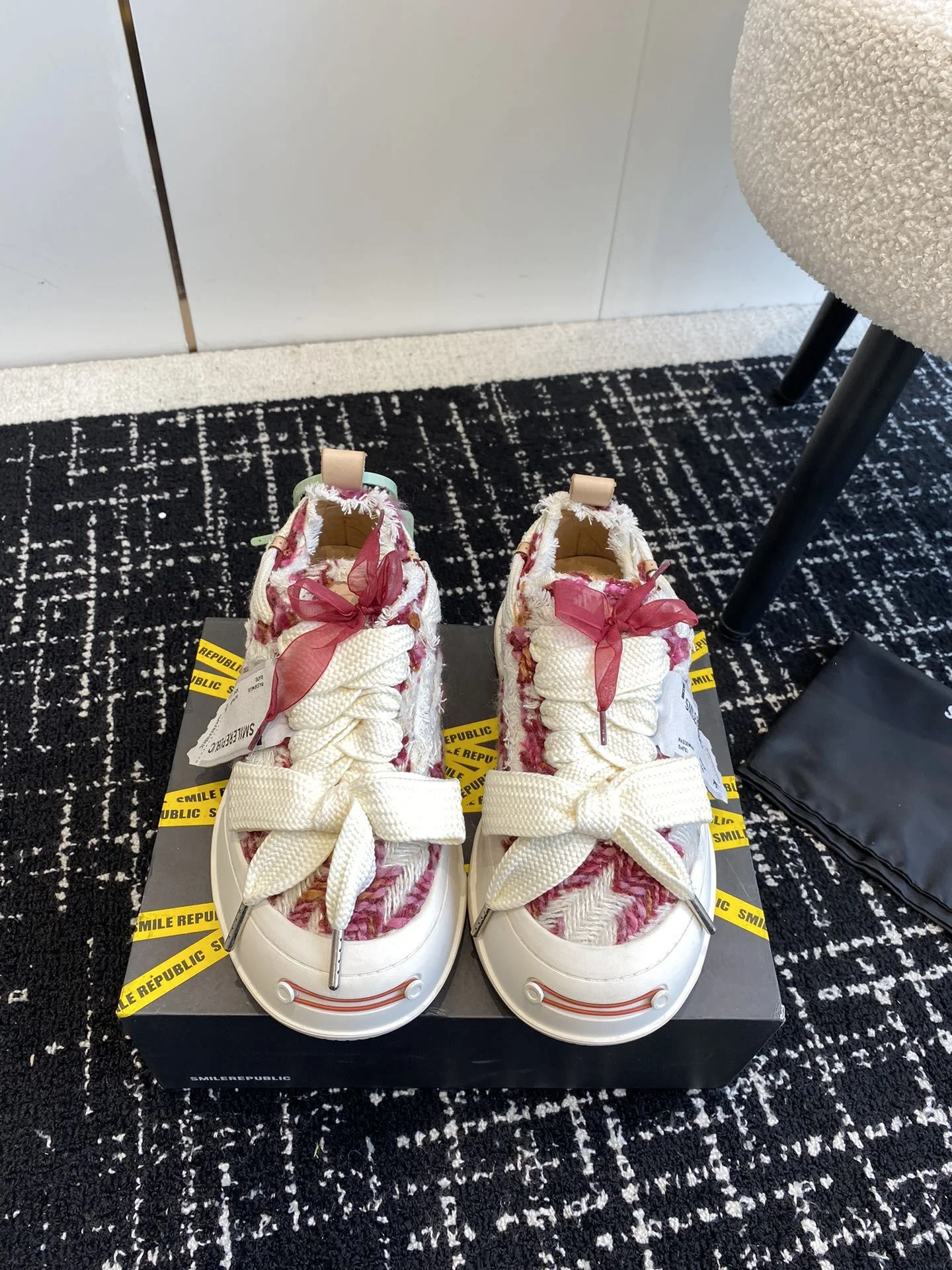 Resilient Smilerepublic Shoes 7259