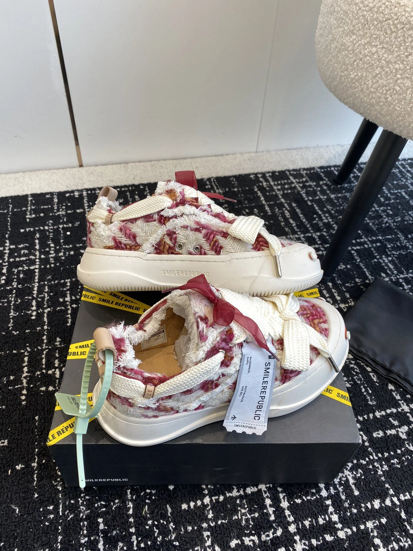 Resilient Smilerepublic Shoes 7259
