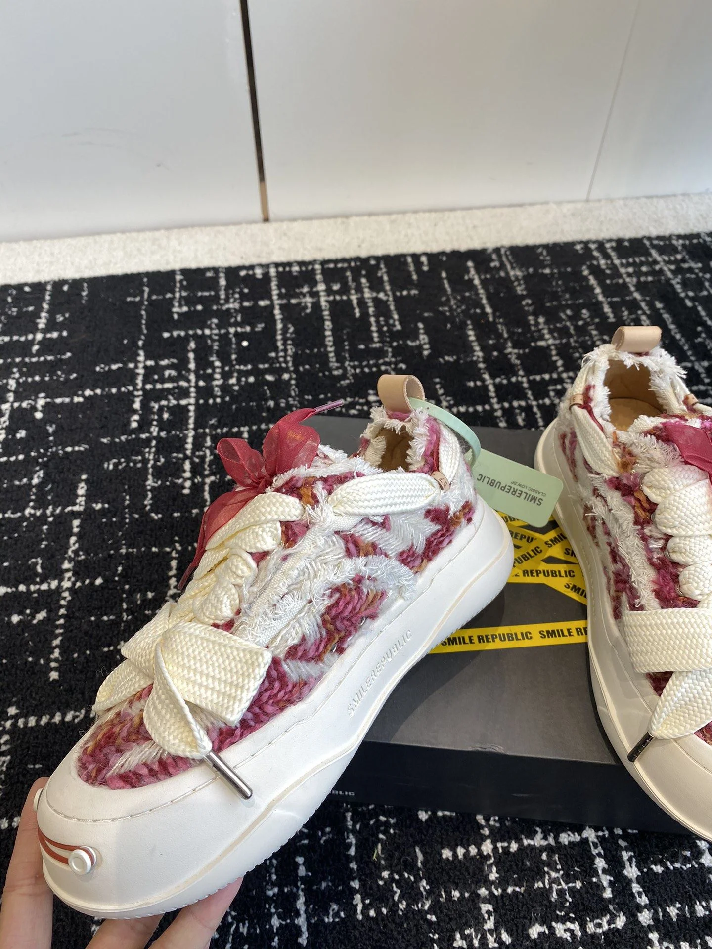 Resilient Smilerepublic Shoes 7259