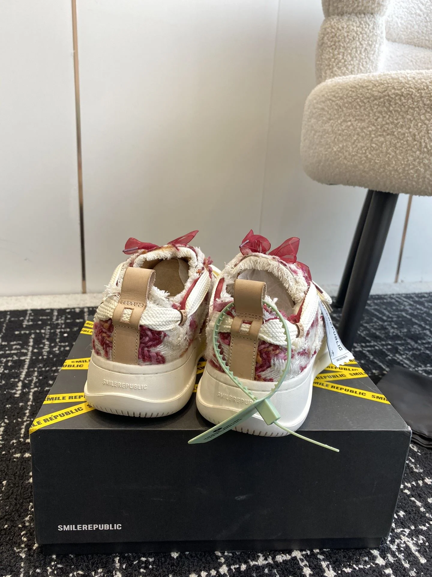 Resilient Smilerepublic Shoes 7259
