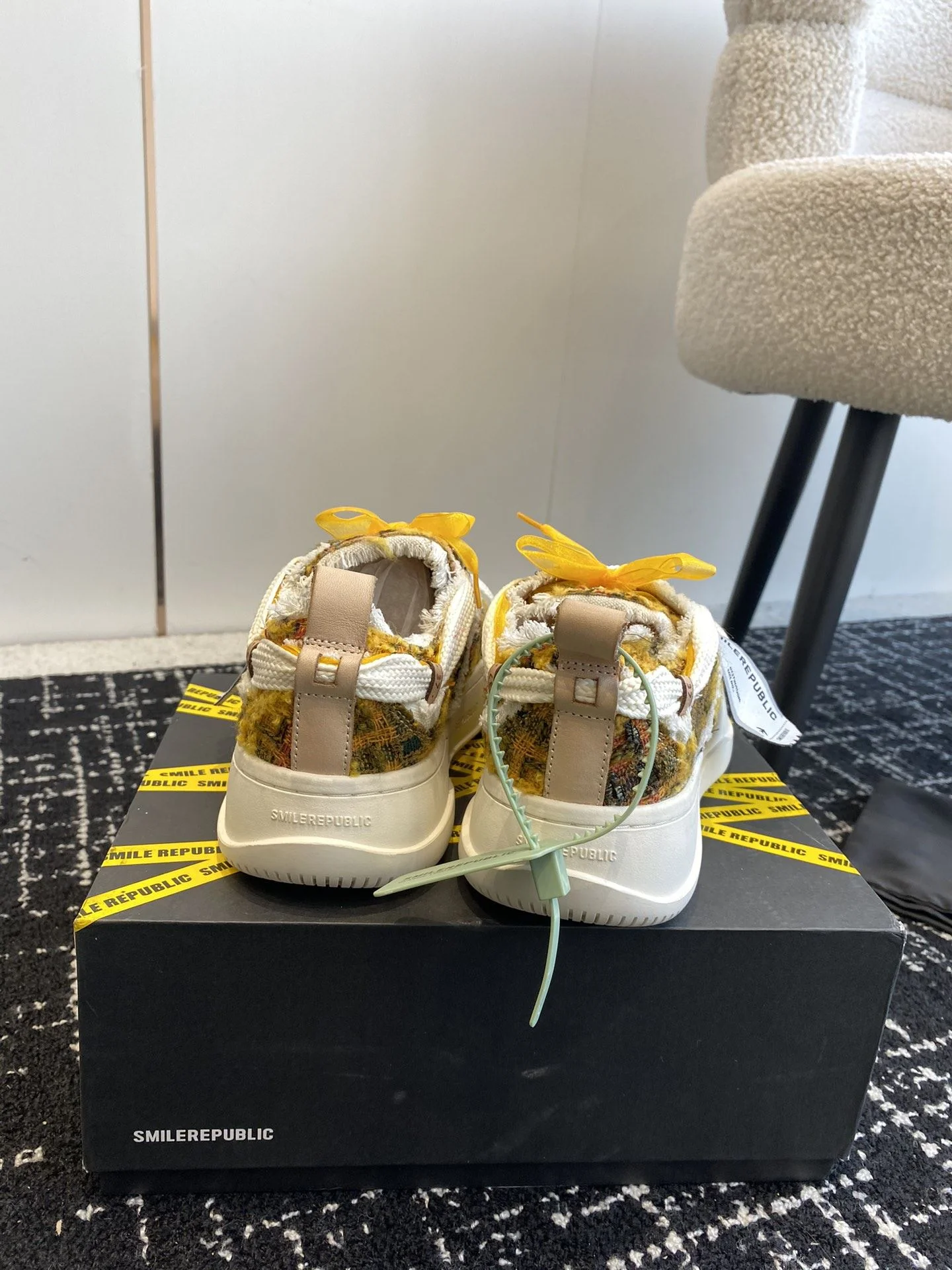 Smilerepublic Shoes Neat 7311